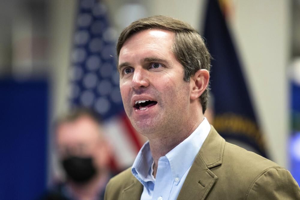 Judge strikes down law changing ethics commission selections